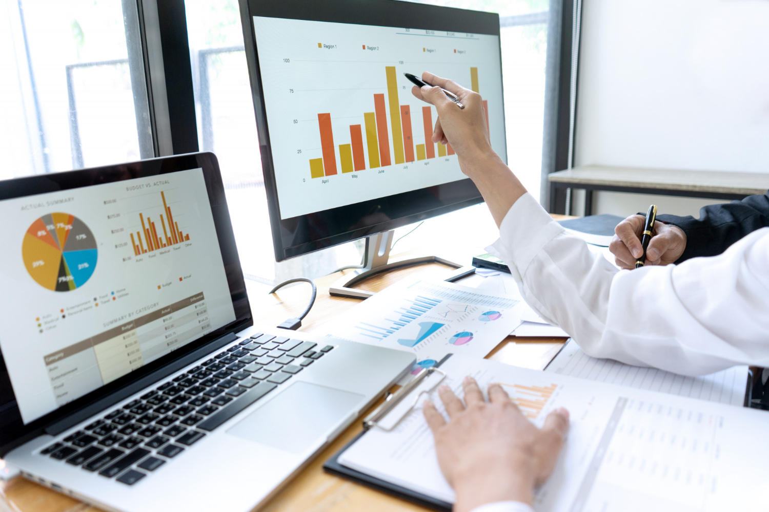 custom software development market insights by Lasoft